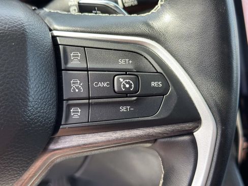 Used 2022 Jeep Grand Cherokee Limited RWD image 18
