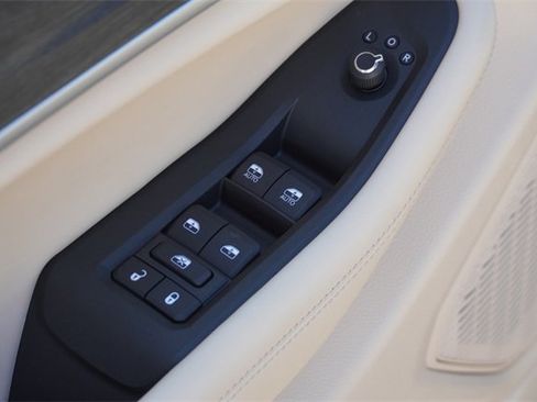 New 2025 Jeep Grand Cherokee L Limited w/ Luxury Tech Group II image 22