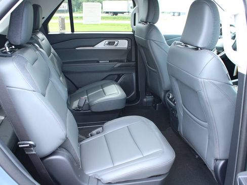 New 2026 Ford Explorer Active w/ Active Comfort Package AWD/4WD image 18