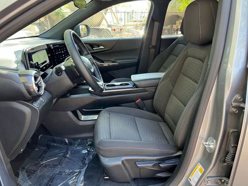 Used 2025 Chevrolet Equinox LT image 24