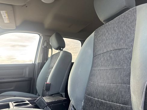 Used 2020 RAM 1500 4x4 Crew Cab Classic image 37