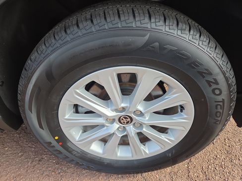 Certified 2024 Toyota Grand Highlander XLE AWD image 11