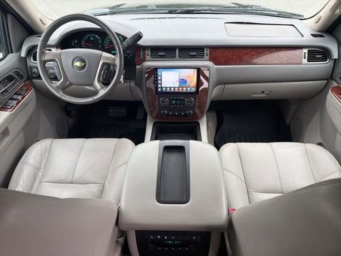 Used 2013 Chevrolet Suburban LT w/ Luxury Package AWD/4WD image 30