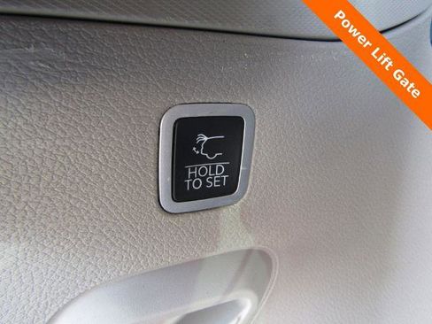 Used 2022 Jeep Wagoneer Series II AWD/4WD image 23