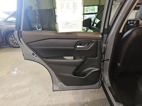 Certified 2023 Nissan Rogue SL w/ SL Premium Package AWD/4WD image 19