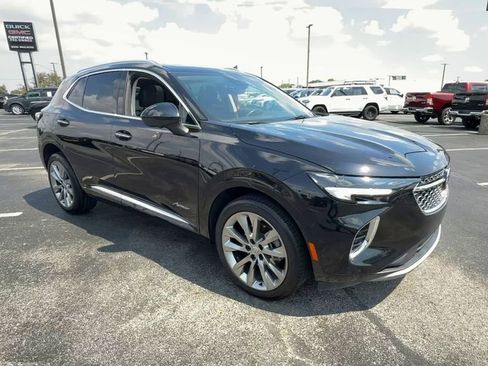 Used 2022 Buick Envision Avenir w/ Technology Package II image 2