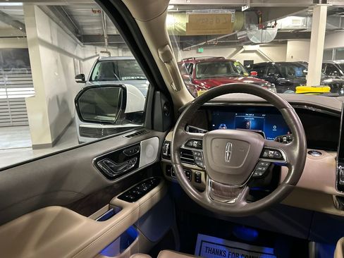 Used 2022 Lincoln Navigator L Reserve AWD/4WD image 27