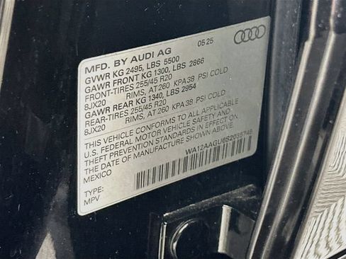 Used 2025 Audi Q5 Premium Plus w/ Premium Plus AWD/4WD image 34