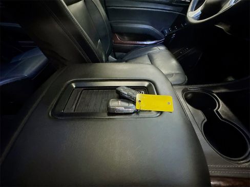 Used 2017 GMC Yukon SLT w/ Open Road Package image 44