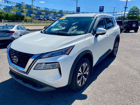 Used 2022 Nissan Rogue SV FWD image 3