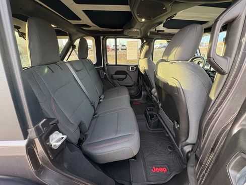 Used 2024 Jeep Wrangler Unlimited Rubicon image 32