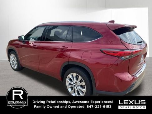 Used 2021 Toyota Highlander Limited AWD/4WD image 2