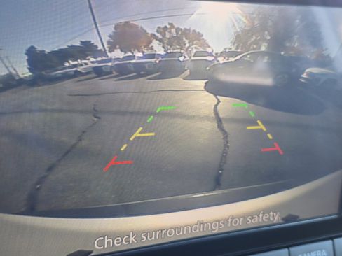 Used 2023 Nissan Rogue SV image 22