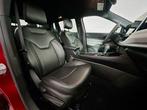 Used 2025 Jeep Compass Limited AWD/4WD image 29