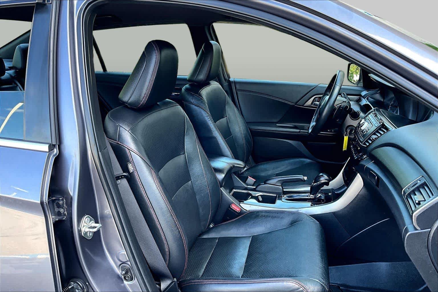 Used 2017 Honda Accord Sport Special Edition image 8