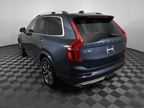 Used 2018 Volvo XC90 T6 Momentum w/ Convenience Package AWD/4WD image 4