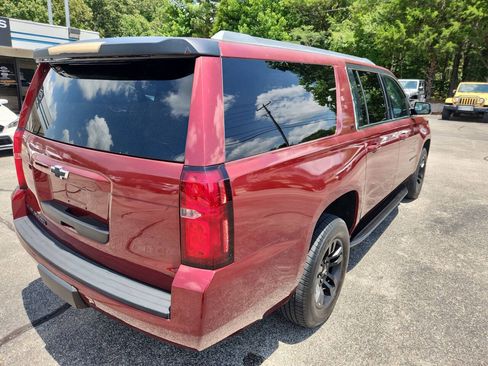 Used 2016 Chevrolet Suburban LT RWD image 8