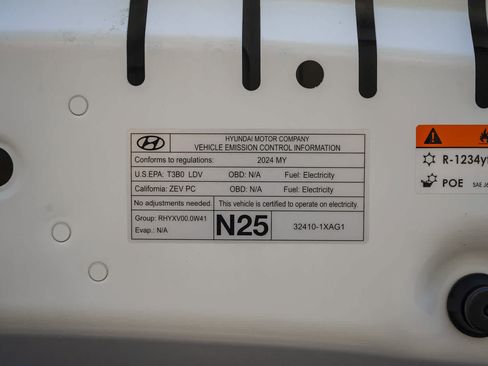 Used 2024 Hyundai Ioniq 5 Limited AWD/4WD image 28