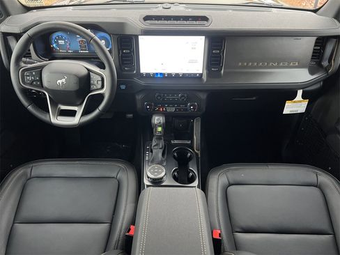 New 2025 Ford Bronco Badlands image 2