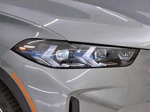 New 2026 BMW X5 xDrive50e w/ Premium Package AWD/4WD image 9