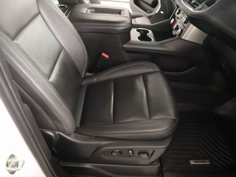 Used 2023 Chevrolet Suburban Z71 w/ Luxury Package image 14