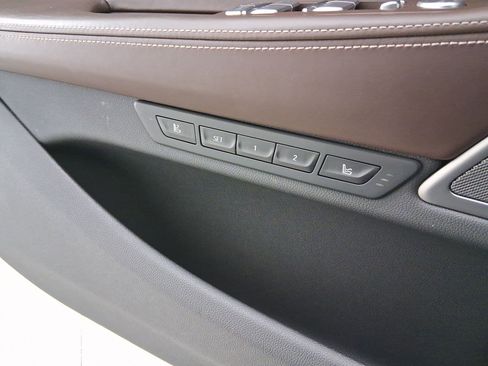 Certified 2022 BMW 750i xDrive w/ Luxury Rear Seating Package image 14