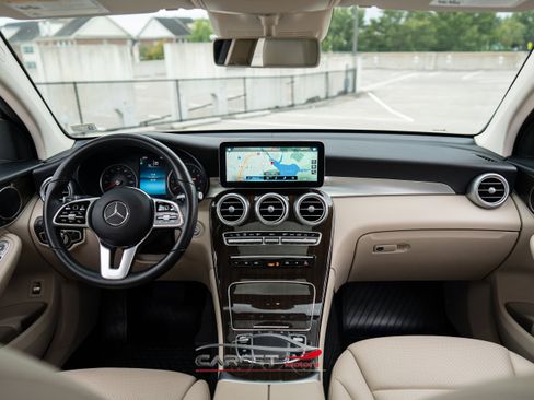 Used 2020 Mercedes-Benz GLC 300 4MATIC image 14