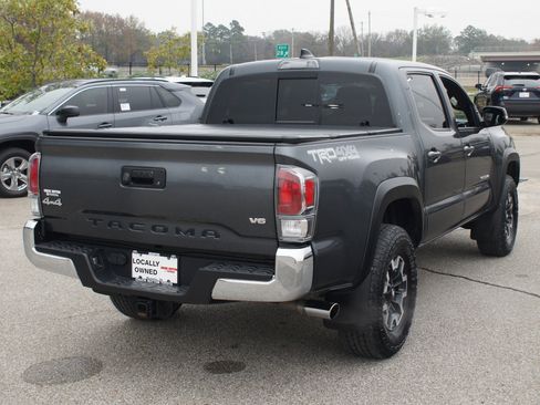 Used 2023 Toyota Tacoma TRD Off-Road image 19