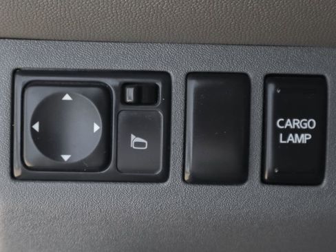 Used 2016 Nissan Frontier SV image 21