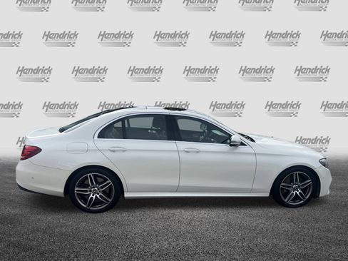 Used 2018 Mercedes-Benz E 400 4MATIC Sedan image 11