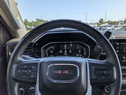 Used 2025 GMC Sierra 1500 SLT AWD/4WD image 21