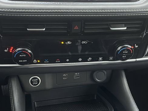 Used 2022 Nissan Rogue SL w/ SL Premium Package image 28