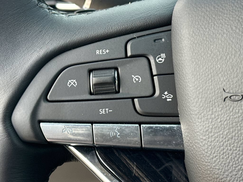 Certified 2025 Cadillac XT6 Premium Luxury FWD image 27