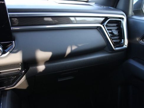 Used 2024 GMC Canyon Elevation w/ Convenience Package image 29