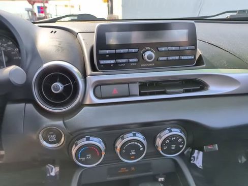 Used 2017 FIAT 124 Spider Classica image 19