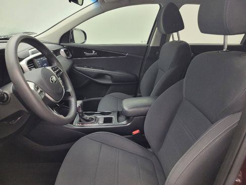 Used 2019 Kia Sorento FWD image 17