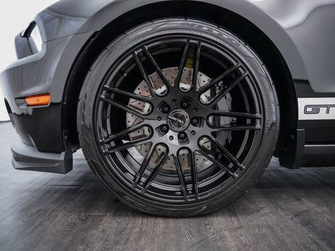 Used 2014 Ford Mustang Shelby GT500 w/ Equipment Group 821A RWD image 40