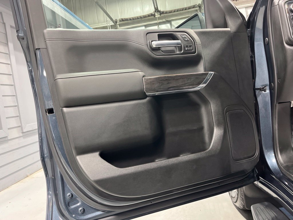 Used 2019 Chevrolet Silverado 1500 LTZ w/ LTZ Plus Package AWD/4WD image 10
