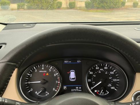 Used 2019 Nissan Rogue SL w/ Premium Package image 18