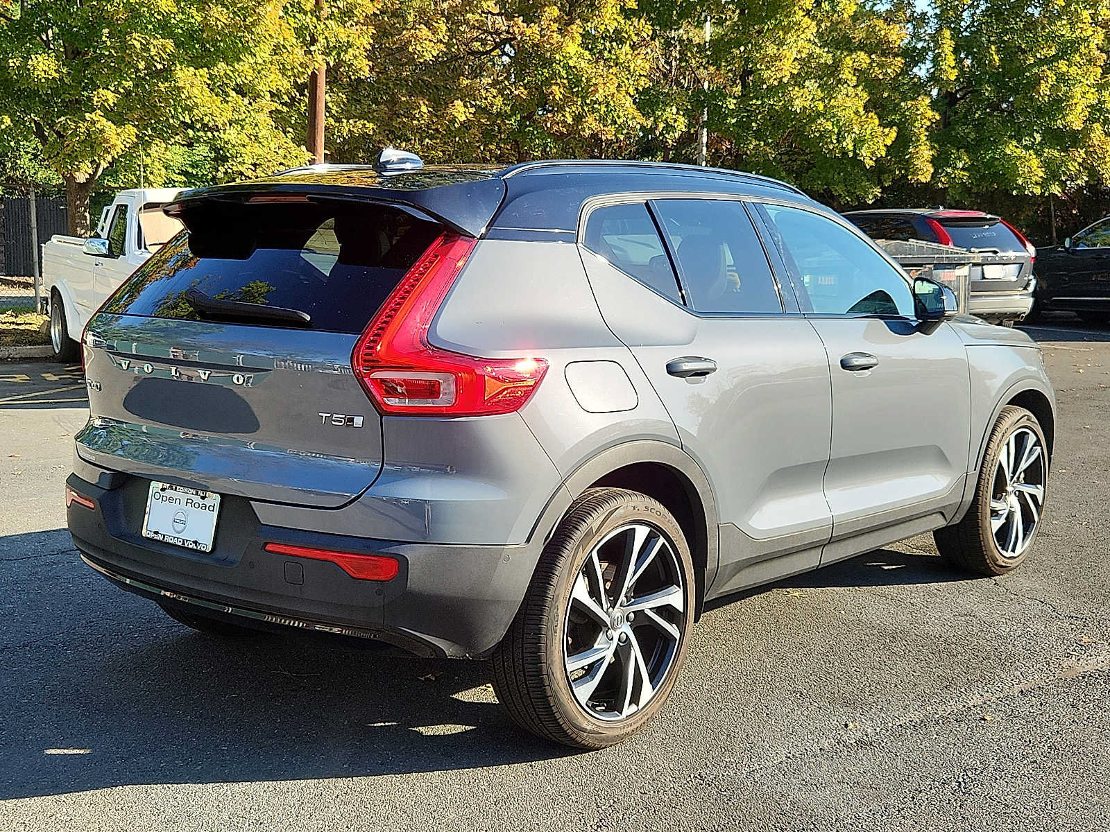 Used 2022 Volvo XC40 T5 R-Design w/ Advanced Package AWD/4WD image 6