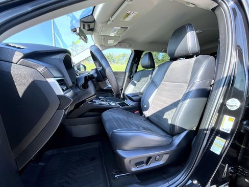 Used 2022 Mitsubishi Outlander SE image 11