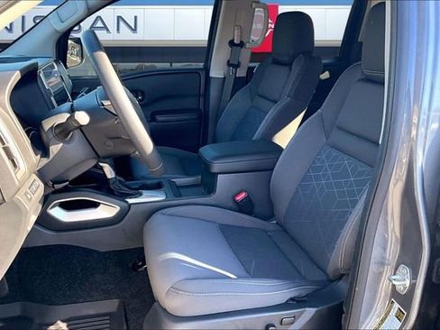 Used 2025 Nissan Frontier SV w/ SV Convenience Package image 19