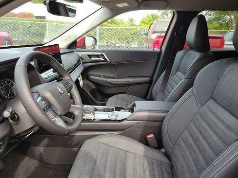 New 2026 Mitsubishi Outlander SE image 19
