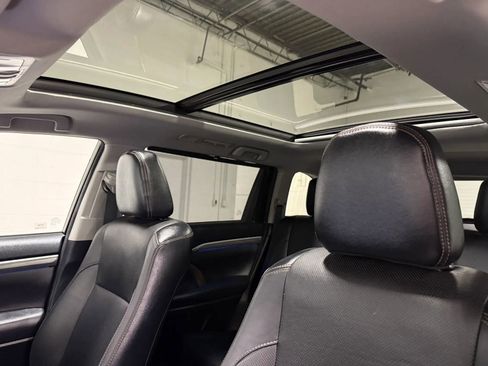 Used 2017 Toyota Highlander Limited Platinum image 14