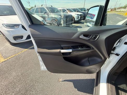 Used 2018 Ford Transit Connect XLT FWD image 11