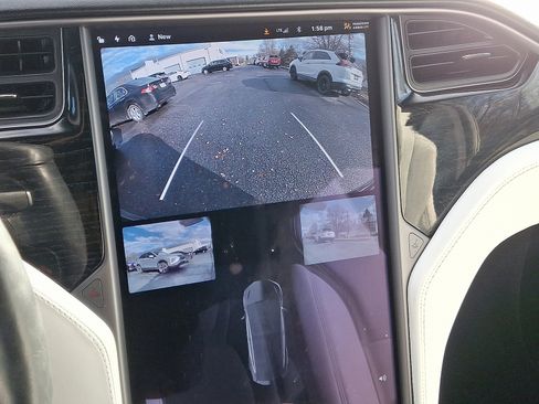 Used 2020 Tesla Model X Long Range image 18