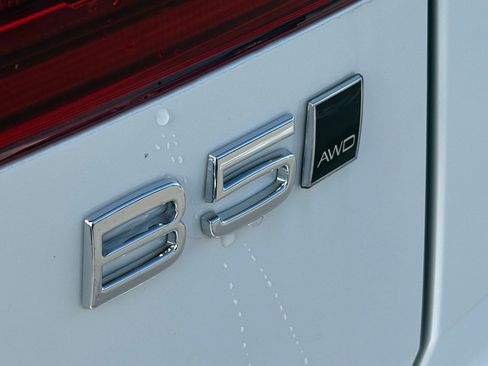 New 2026 Volvo XC60 B5 Plus w/ Protection Package Premier image 7