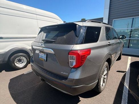 Used 2022 Ford Explorer XLT w/ Equipment Group 202A AWD/4WD image 3