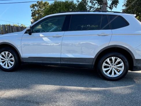 Used 2018 Volkswagen Tiguan S FWD image 8