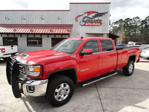 Used 2018 GMC Sierra 2500 SLE w/ SLE Preferred Package image 1